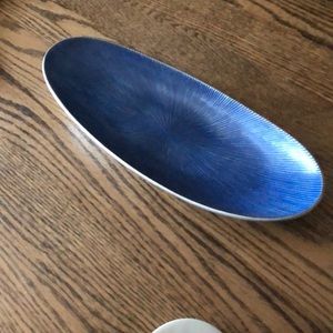 Decorative center holder